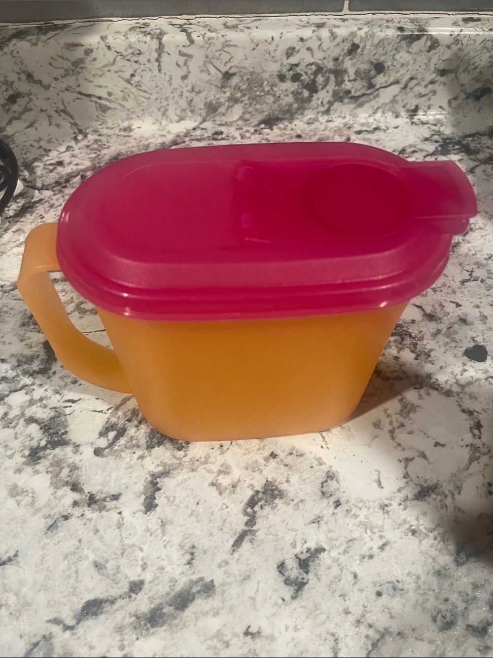 TUPPERWARE Pitcher 2189D 1 Quart Orange With Pink Pour Spout